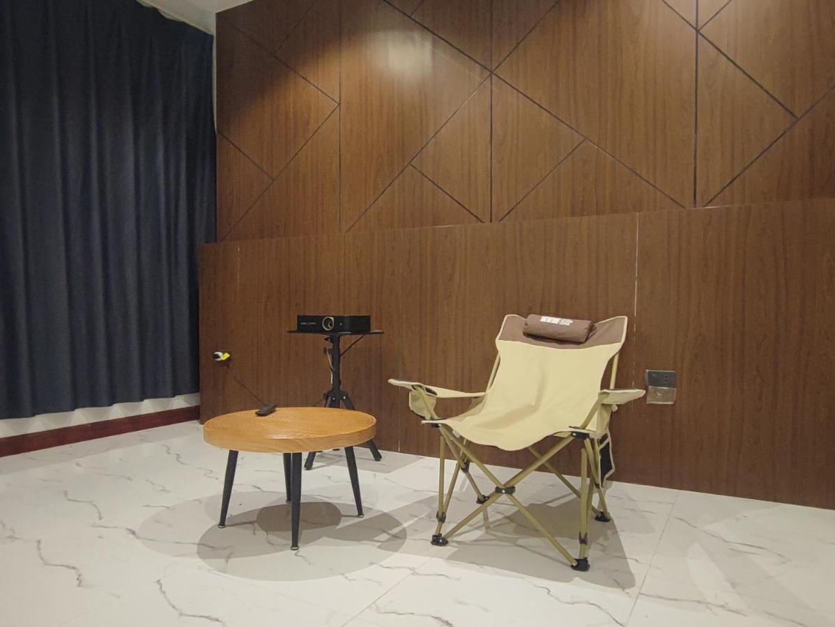 مبيت وإفطار فيينتيان Jenny Airport Lounge المظهر الخارجي الصورة