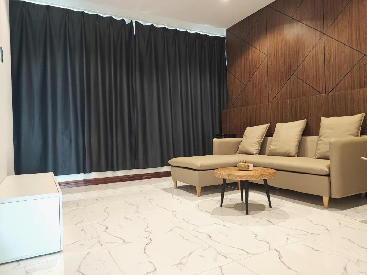 مبيت وإفطار فيينتيان Jenny Airport Lounge المظهر الخارجي الصورة